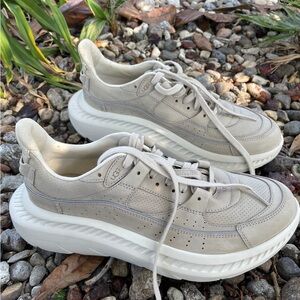 UGG Men’s Cream Sneakers